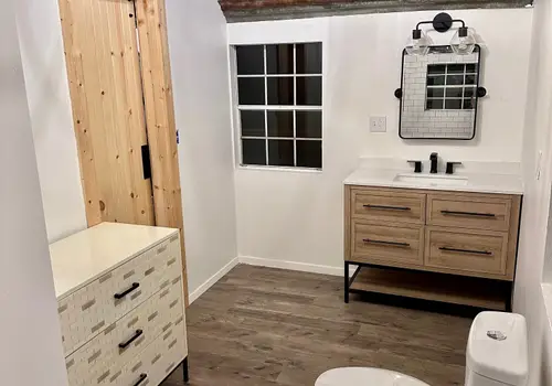 Remodeled 420 sq. ft. Tiny Home image 2