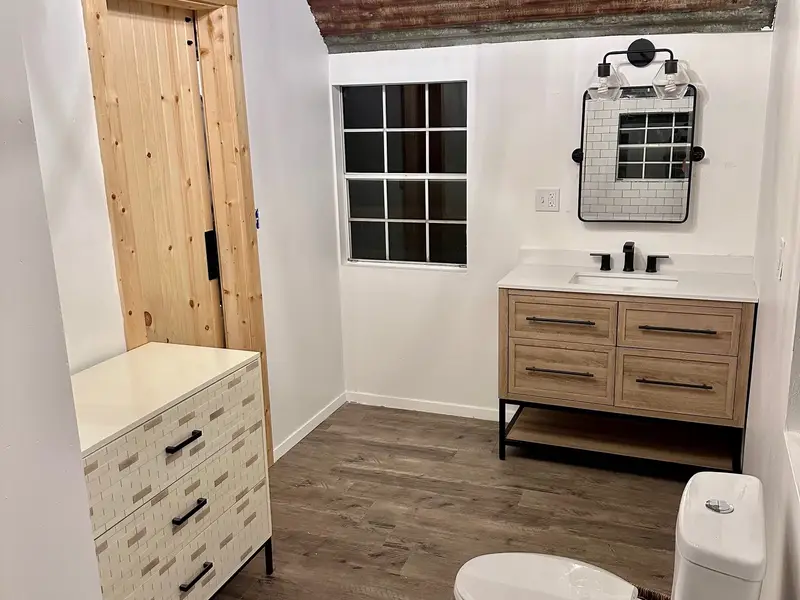 Remodeled 420 sq. ft. Tiny Home photo 2
