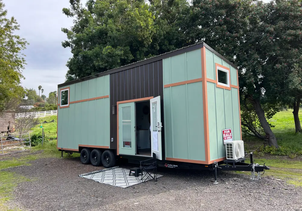 Designer Tiny Home Full Kitchen and Bath image 1