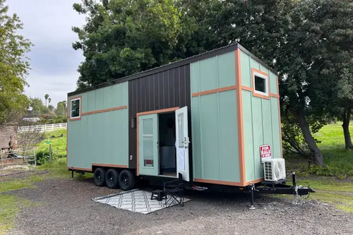 Designer Tiny Home Full Kitchen and Bath - Tiny House 280 sqft in Escondido, California