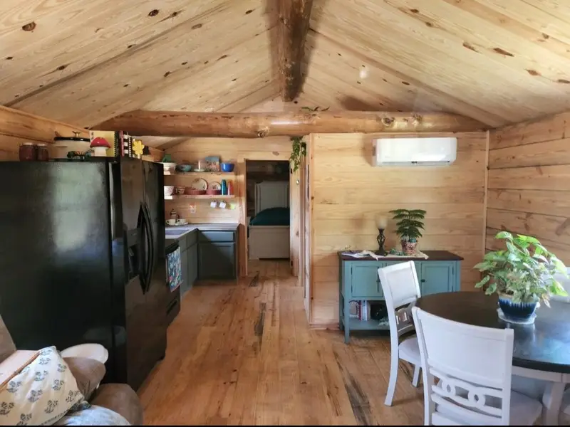 Real log cabin photo 3