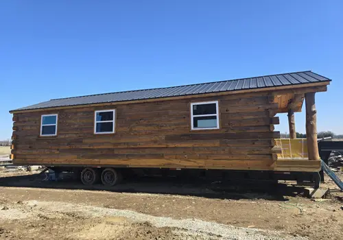 Real log cabin image 2