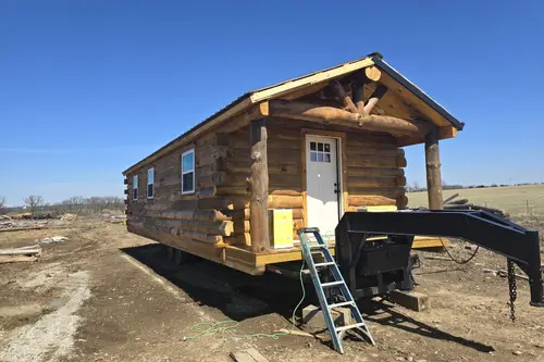 Real log cabin - 1 bedroom Tiny House 560 sqft in Missoula, Montana