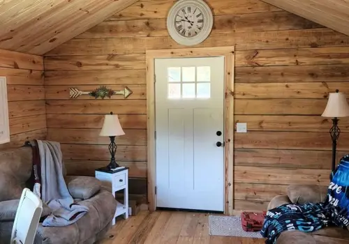 Real log cabin detail photo 5