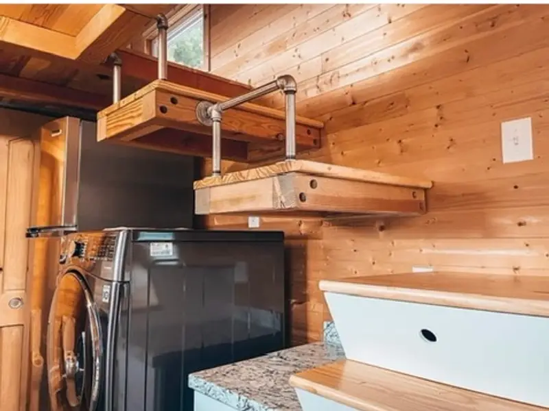 Professionally Built 26 ft Spacious Tiny House photo 4