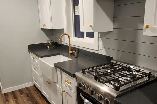 Ark's Beautiful Atlantic Model - 1 bedroom Container House 320 sqft in Heber, Utah