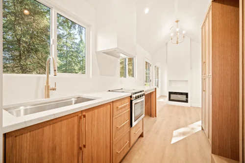 2024 Modern Tiny Home image 4