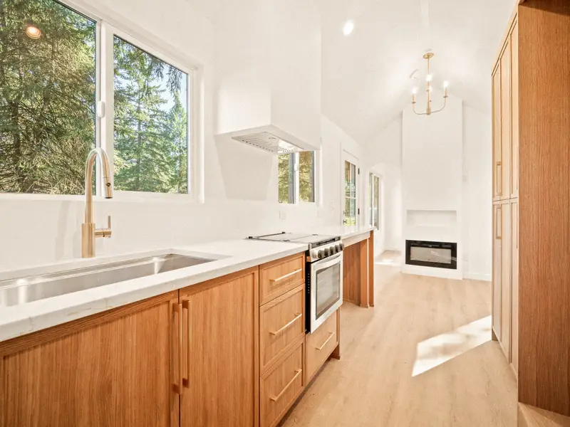 2024 Modern Tiny Home photo 4