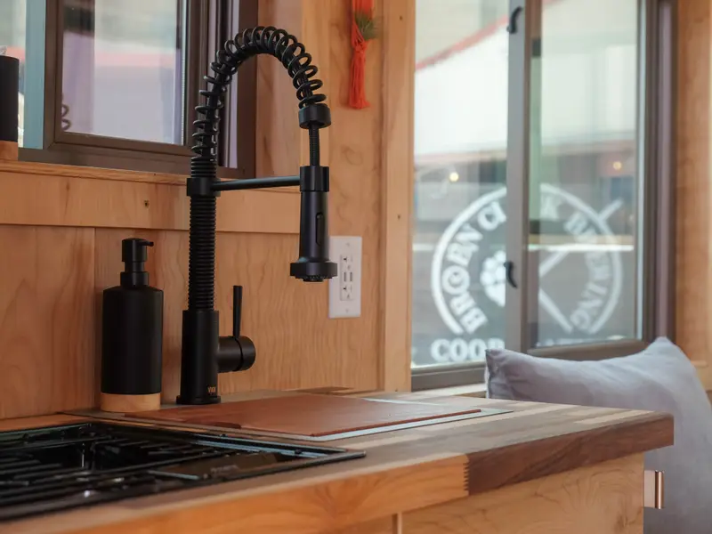Luxury Mobile Office / Studio photo 3