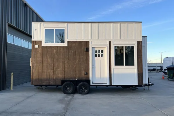 Tiny House Scams: How to Protect Yourself and Make Safe Purchases image