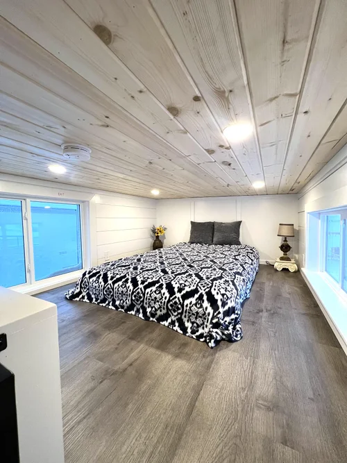 New Spacious Tiny Home For Sale! image 2