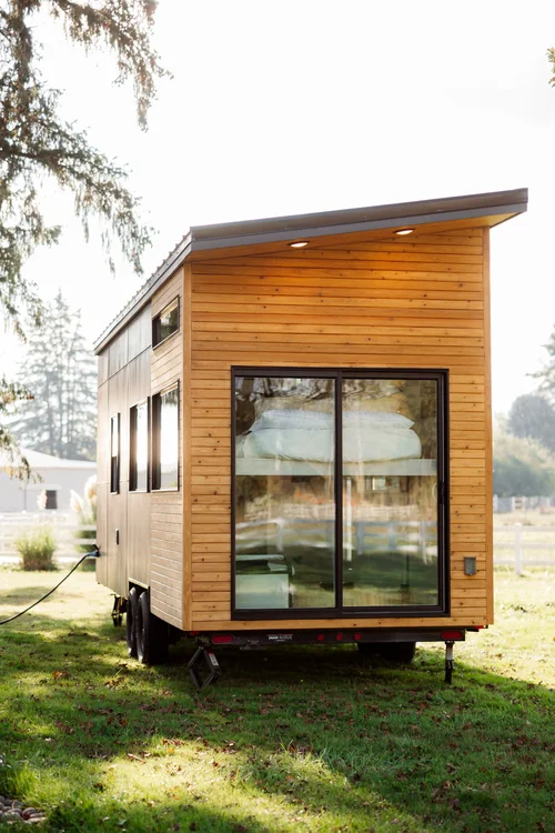2024 Lux Tiny Home image 2