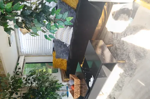 280sq Live in it ,Rent it or Travel in style... 1990s Fully furnished. With essentials - 1 bedroom Tiny House Trailer 30 sqft in Tulsa, Oklahoma