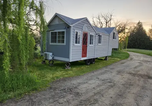Tiny Home Cottage - 331 square ft detail photo 3