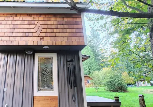 Gorgeous Craftsman Tiny House with Pop-Up Roofs! detail photo 2