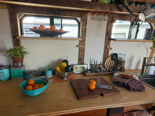 For Sale! Converted 2001 Diesel Bus Home in Denver! Delivery help available image 4