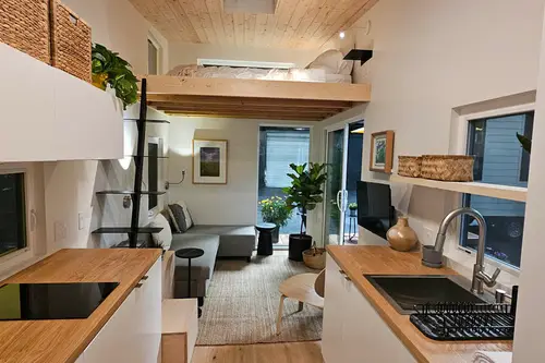 The Brand New 24' Live ONE with Many Extras - 1 bedroom Tiny House 216 sqft in Oakland, California