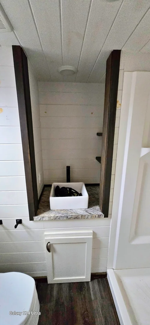 RVIA Certified Tiny Home For Sale! Move-In Ready image 4