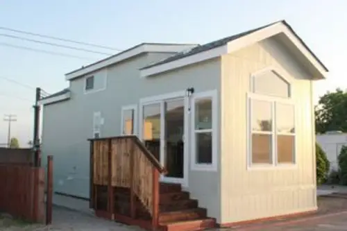 Beautiful 1 Bd+Loft - Full bath Park Model Home - 1 bedroom Model 399 sqft in Monrovia, California