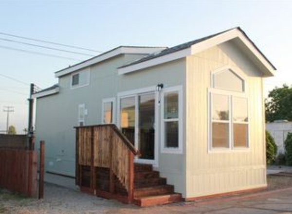 Beautiful 1 Bd+Loft - Full bath Park Model Home