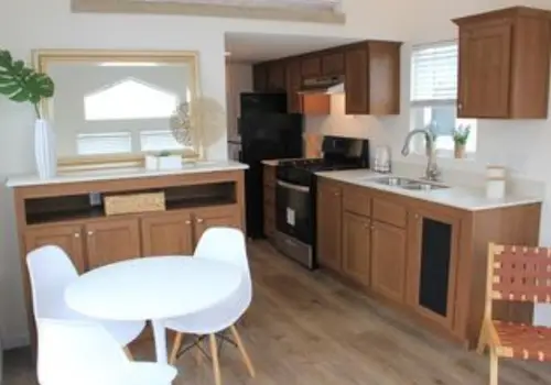 Beautiful 1 Bd+Loft - Full bath Park Model Home image 3