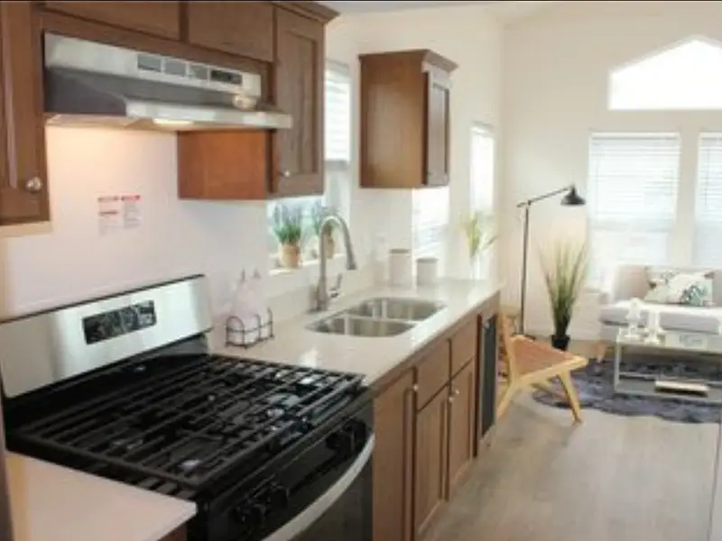 Beautiful 1 Bd+Loft - Full bath Park Model Home photo 4