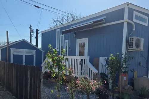 Amazing Tiny Home on wheels with catwalk! - 2 bedroom Tiny House Trailer 370 sqft in Monrovia, California