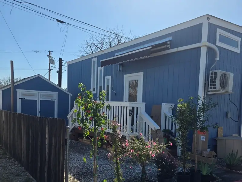 Amazing Tiny Home on wheels with catwalk! — 2 bedroom Tiny House Trailer — 1213 sqft for sale in Monrovia, California