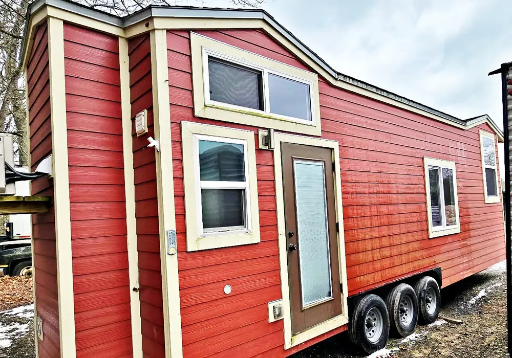 RVIA Certified Tiny Home For Sale! Move-In Ready image 1