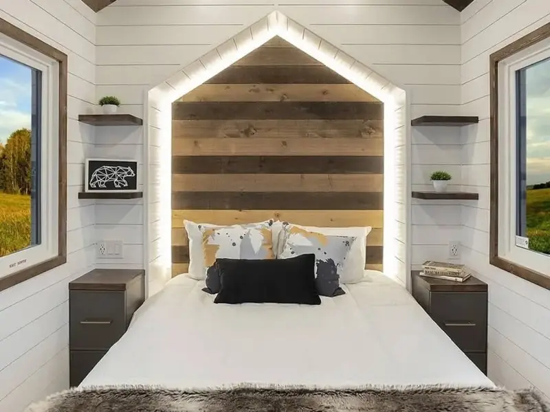 Private Main Floor Bedroom - C.S.A.-Certified - Luxury Living in Little Liberty photo 2