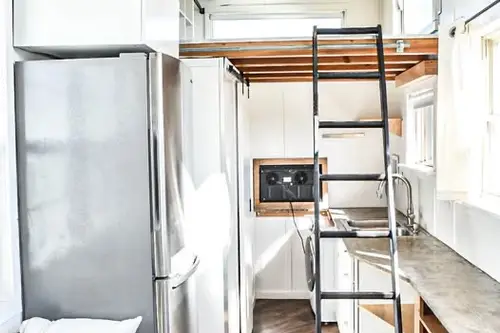 Light Filled Tiny Home - Ready to Deliver! - Tiny House 160 sqft in Corsicana, Texas