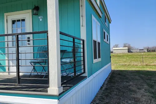 Spacious Tiny Home Retreat - Move-In Ready! - 2 bedroom Tiny House 400 sqft in Little Rock, Arizona