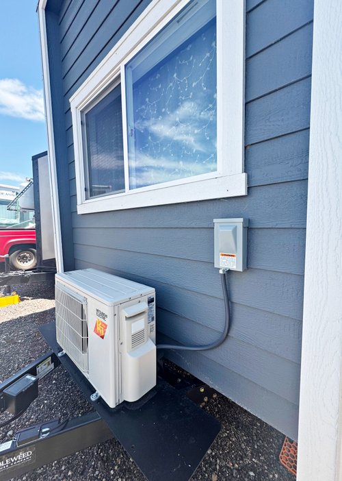 Charming 2022 Tiny Home on Wheels image 4