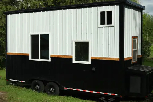 Move-In Ready 2025 Tiny House on Wheels For Sale! - Tiny House 160 sqft in Cowlesville, New York