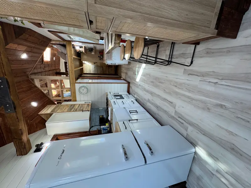 24’ STUNNING custom Tiny home photo 4