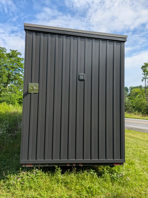 Brand New Designer Tiny Home on Wheels image 2
