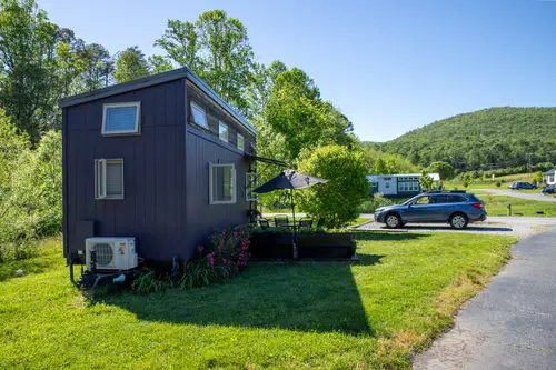 FOR SALE: Tiny Home in a Beautiful Tiny Home Community! - 1 bedroom Tiny House 295 sqft in Mills River, North Carolina