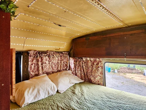 Renovated Skoolie For Sale! 1983 S6000 Bluebird in Washington! image 2