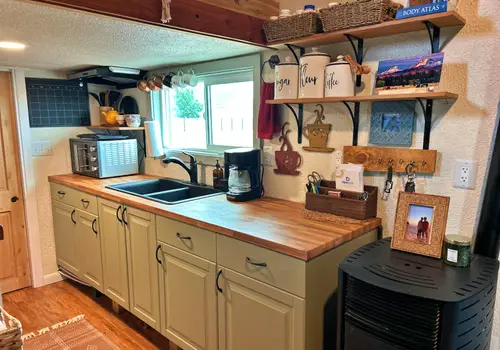 For Sale: Custom Tiny House on Wheels – Off-Grid Ready & Move-In Ready! image 5