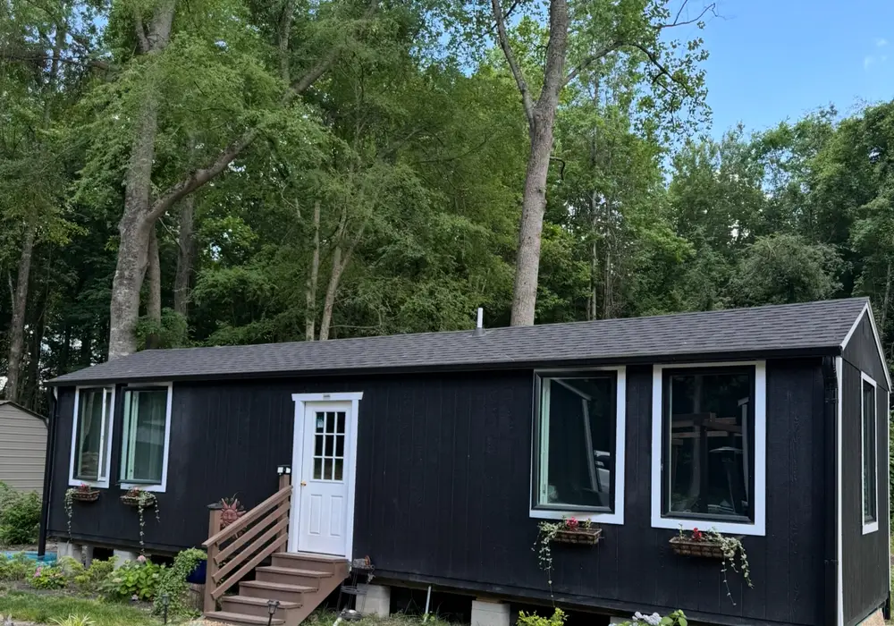 2 Building = 1 Tiny Home — 2 bedroom Cabin — 980 sqft for sale in Selma, North Carolina