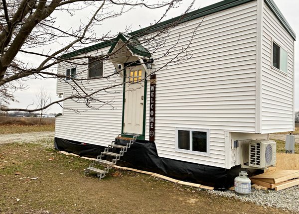 Custom Tiny House on Wheels! Built in 2020 – Must Be Moved