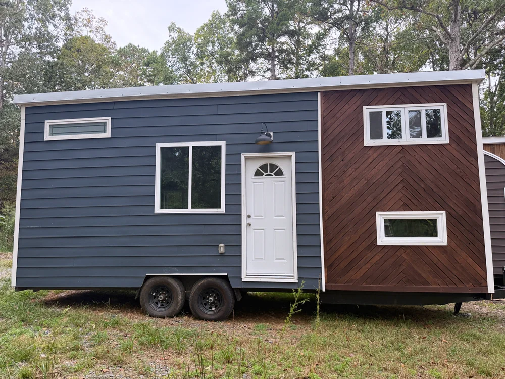 For Sale: Tiny Home "Little Bear" – Crafted for Comfort & Intentional Living image 1