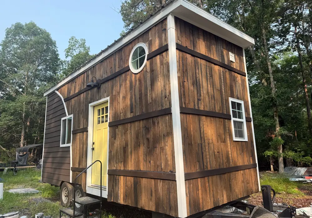 Custom-Built Tiny Home – Compact, Comfortable & Road-Ready image 1