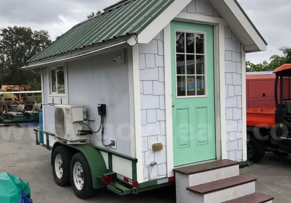 trailer mounted tiny house with solar powered energy — 1 bedroom Tiny House — 300 sqft for sale in jacksonville, Florida