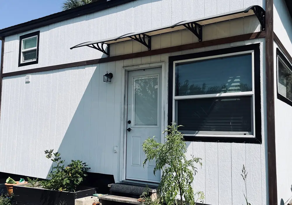 For Sale Farmhouse Style Tiny Home in Florida! image 1