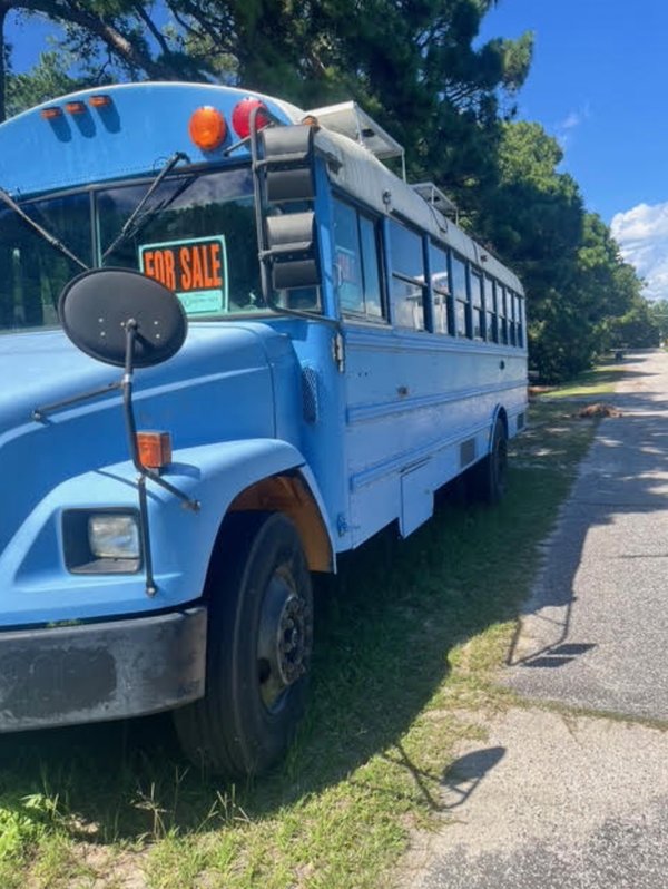 For Sale - Custom 1998 Freightliner Skoolie! Off-Grid Ready