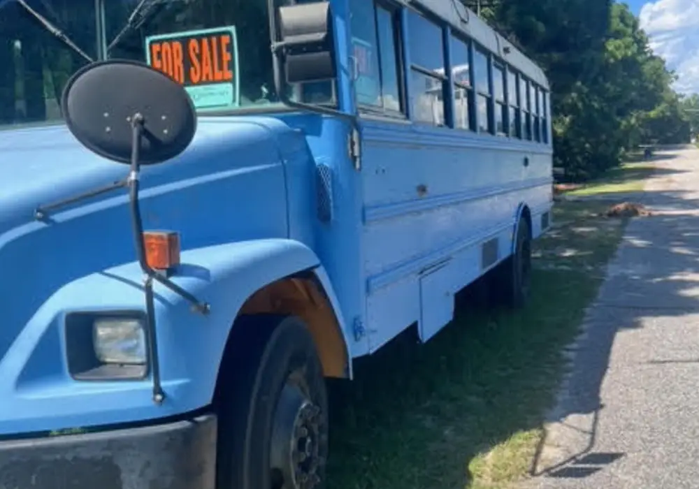 For Sale - Custom 1998 Freightliner Skoolie! Off-Grid Ready image 1