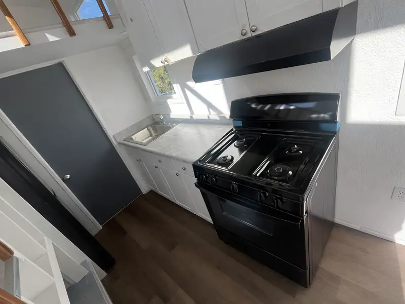 Tiny Home on Wheels For Sale! photo 4