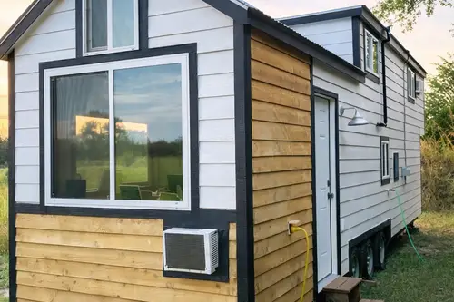 Fully Off-Grid 3 Bed Tiny Home on Wheels! - 1 bedroom Tiny House 264 sqft in Maize, Kansas