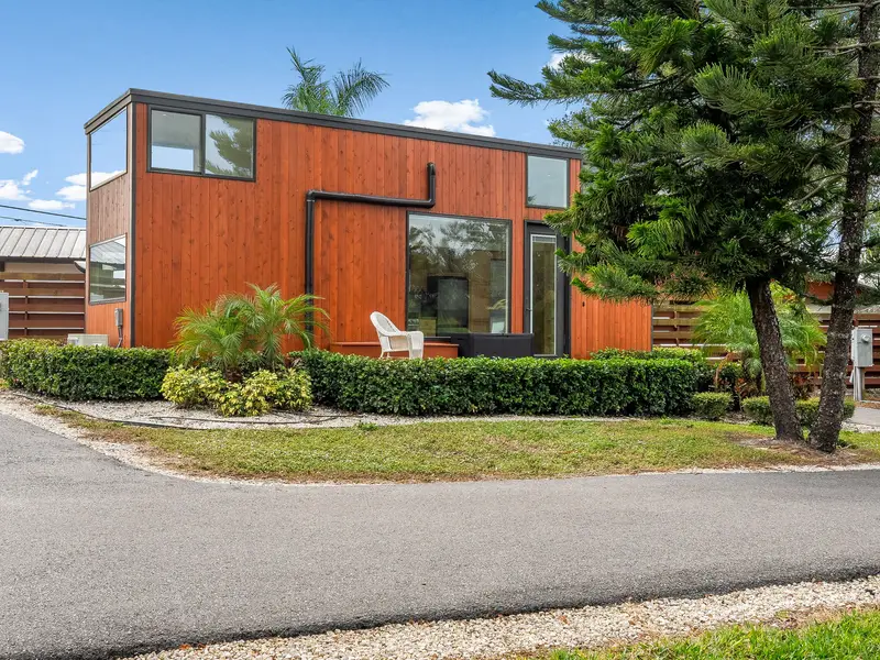 ESCAPE One XL Tiny Home for Sale – Near Tampa, FL — 1 bedroom Tiny House — 1272 sqft for sale in Thonotosassa, Florida